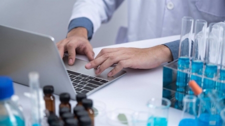 Trabajo científico en salud usando inteligencia artificial (UGR) Trabajo científico en salud usando inteligencia artificial (UGR)