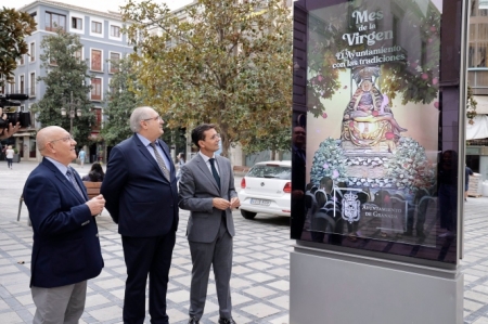 El alcalde de Granada, Francisco Cuenca, en el centro en la imagen (AYUNTAMIENTO) El alcalde de Granada, Francisco Cuenca, en el centro en la imagen (AYUNTAMIENTO)