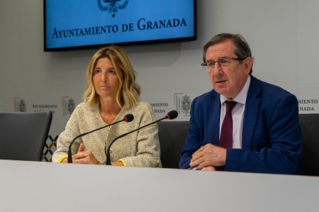 Eva Martín y Luis González en rueda de prensa (PP) Eva Martín y Luis González en rueda de prensa (PP)