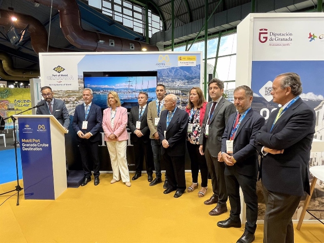Puerto e instituciones en la inauguración del stand en la Seatrade Cruise Med de Málaga (PUERTO DE MOTRIL) 