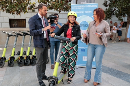 Presentación del proyecto piloto de alquiler de patinetes eléctricos (JAVIER ALGARRA/ AYUNTAMIENTO) Presentación del proyecto piloto de alquiler de patinetes eléctricos (JAVIER ALGARRA/ AYUNTAMIENTO)