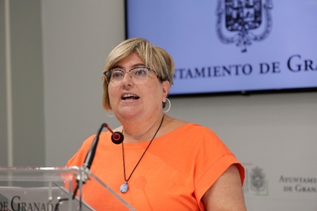 La presidenta de la Comisión de Honores y Distinciones, Ana Muñoz Arquelladas (JAVIER ALGARRA / AYUNTAMIENTO) La presidenta de la Comisión de Honores y Distinciones, Ana Muñoz Arquelladas (JAVIER ALGARRA / AYUNTAMIENTO)
