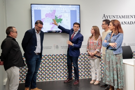 Incorporación de Churriana, Vegas de Genil y Ogijares a la prestación conjunta del taxi (JAVIER ALGARRA / AYUNTAMIENTO) Incorporación de Churriana, Vegas de Genil y Ogijares a la prestación conjunta del taxi (JAVIER ALGARRA / AYUNTAMIENTO)
