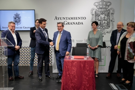 Adhesión de la capital a Tur-im-Granada (JAVIER ALGARRA / AYUNTAMIENTO) Adhesión de la capital a Tur-im-Granada (JAVIER ALGARRA / AYUNTAMIENTO)
