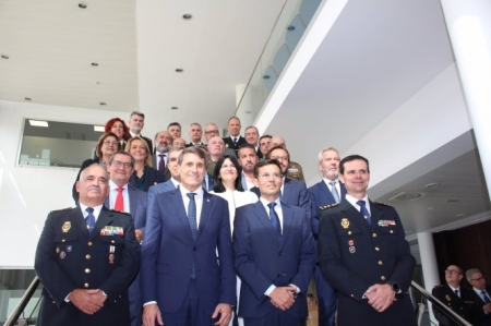 Presentación del nuevo comisario jefe de la Policía Nacional en Granada (DELEGACIÓN DEL GOBIERNO EN ANDALUCÍA) Presentación del nuevo comisario jefe de la Policía Nacional en Granada (DELEGACIÓN DEL GOBIERNO EN ANDALUCÍA)