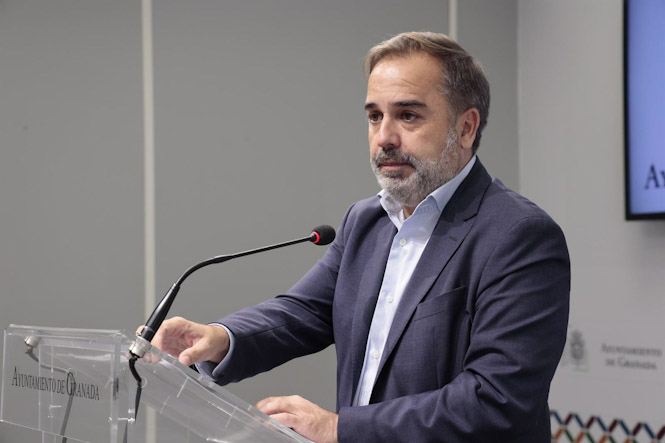 El portavoz del equipo de gobierno en el Ayuntamiento de Granada, Jacobo Calvo (AYUNTAMIENTO DE GRANADA)