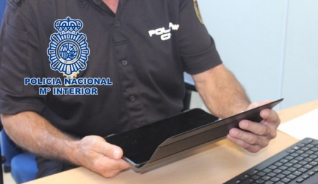 Agentes de la policía Nacional (POLICÍA NACIONAL) Agentes de la policía Nacional (POLICÍA NACIONAL)