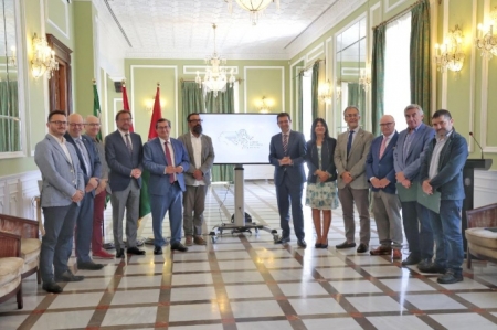 Reunión del Pacto por Granada (JAVIER ALGARRA / AYUNTAMIENTO) Reunión del Pacto por Granada (JAVIER ALGARRA / AYUNTAMIENTO)