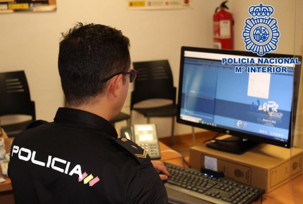 Agente de la policía Nacional (POLICÍA NACIONAL) Agente de la policía Nacional (POLICÍA NACIONAL)