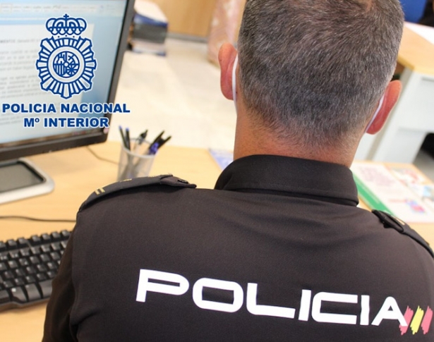 Agente de la Policía Nacional (POLICÍA NACIONAL) Agente de la Policía Nacional (POLICÍA NACIONAL)