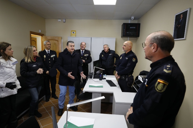 Inauguración de la sede de la Unidad de Policía Adscrita en Sierra Nevada (JUNTA) 