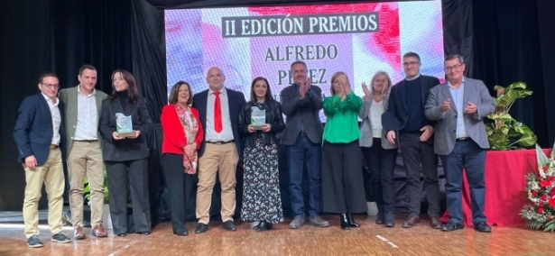 Foto de familia de los galardonados (PSOE) 