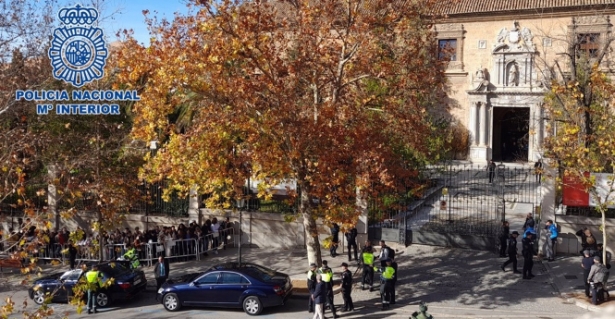 Reunión de Directores del Instituto Cervantes, en el Hospital Real este pasado lunes (POLICÍA NACIONAL) Reunión de Directores del Instituto Cervantes, en el Hospital Real este pasado lunes (POLICÍA NACIONAL)