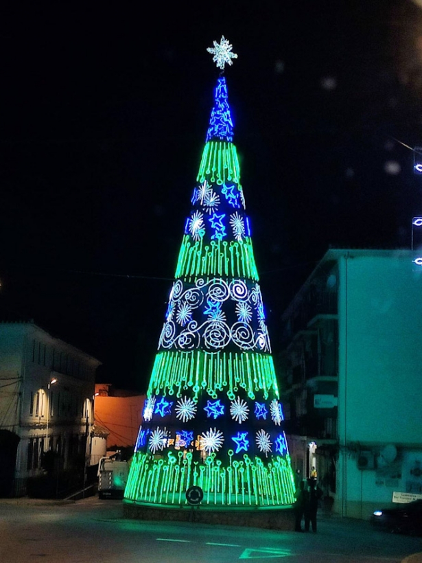 Luces de Navidad en Montefrío (AYTO. MONTEFRIO) Luces de Navidad en Montefrío (AYTO. MONTEFRIO)