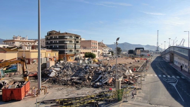 Demolición del antiguo edificio de la estiba (PUERTO)