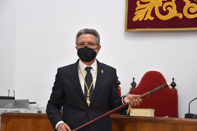 Toma de posesión de Manuel Gavilán como nuevo alcalde de Baza (Granada), en imagen de archivo (AYUNTAMIENTO DE BAZA)