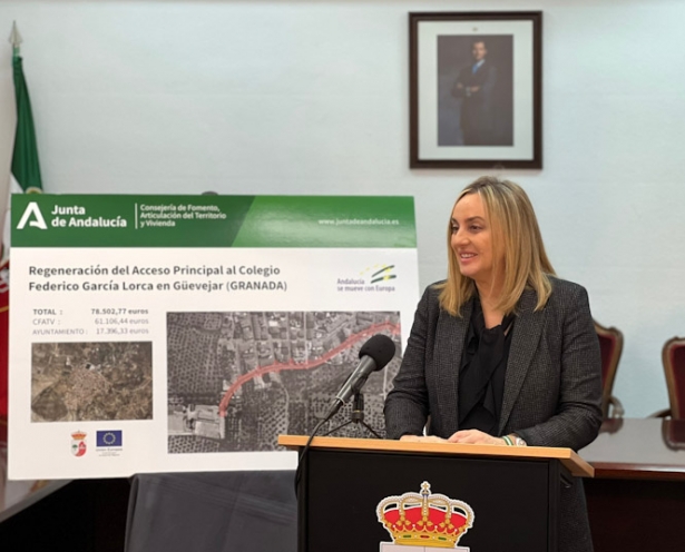 La Consejera de Fomento, Marífran Carazo, en Guevejar (JUNTA)