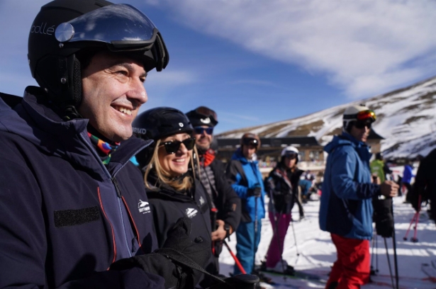 Juanma Moreno y Marifrán Carazo, en Sierra Nevada (JUNTA) 