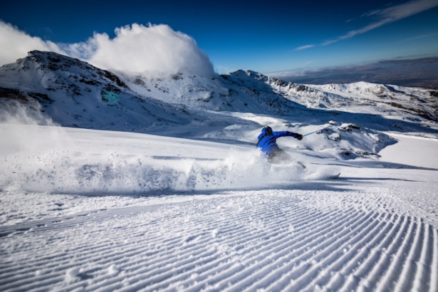 Pista Trucha (con la laguna de las Yeguas al fondo), enero 2023 (CETURSA SIERRA NEVADA)