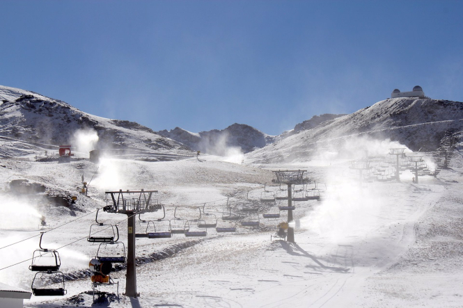 Cañones de nieve en Sierra Nevada, en imagen de archivo (EUROPAPRESS/CETURSASANTISEVILLA) 