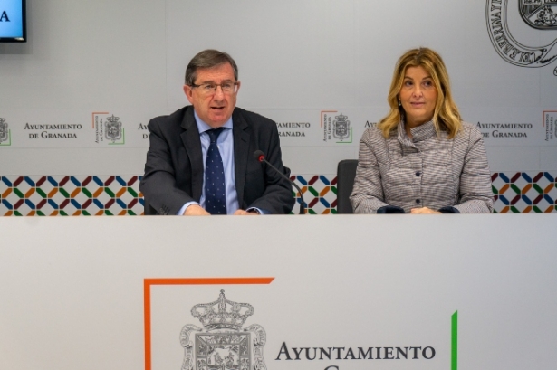 Luis González y Eva Martín en rueda de prensa (PP) Luis González y Eva Martín en rueda de prensa (PP)
