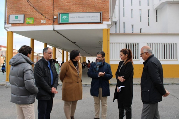 Imagen de la visita al centro educativo (JUNTA)