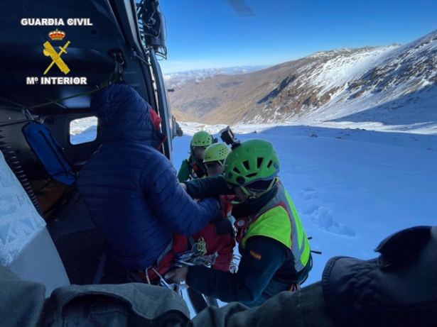 Rescate en Sierra Nevada (GUARDIA CIVIL)