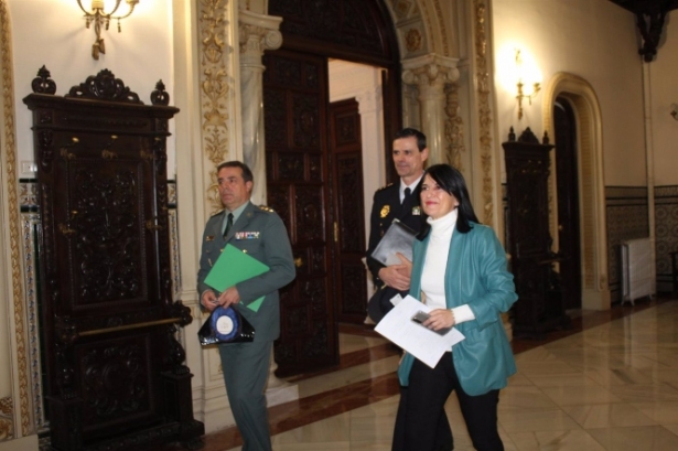 La subdelegada del Gobierno en Granada, Inmaculada López Calahorro, antes de ofrecer una rueda de prensa en Subdelegación (SUBDELEGACIÓN DEL GOBIERNO EN GRANADA)