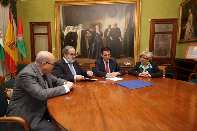 Firma de la cesión del espacio (AYUNTAMIENTO DE GRANADA) 