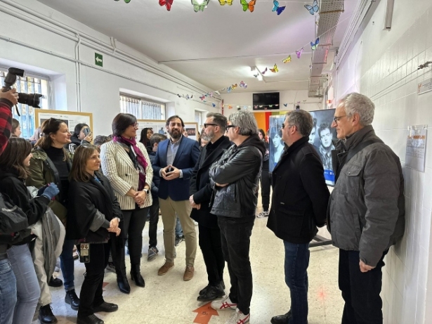 Imagen de la visita al IES Albayzín (JUNTA) Imagen de la visita al IES Albayzín (JUNTA)
