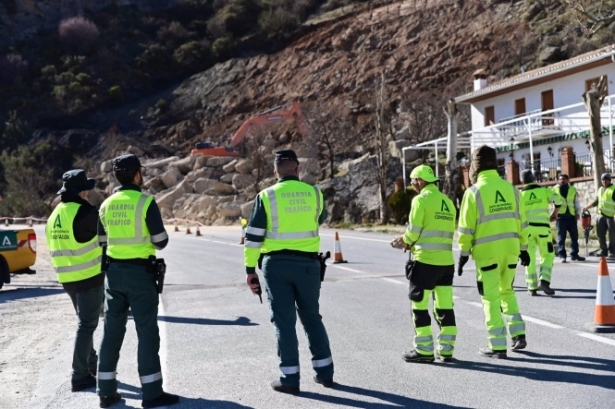 Trabajos para la estabilización de la ladera de la A-395 (JUNTA) 