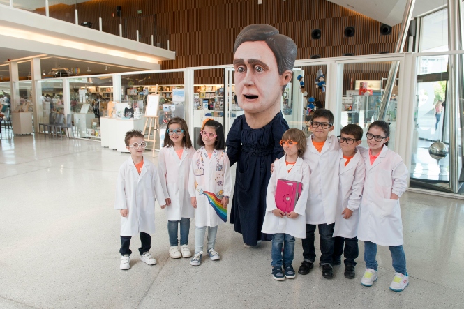 Marie Curie con niños (PARQUE DE LAS CIENCIAS)