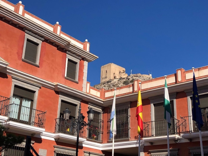 Castillo de Castell de Ferro, al fondo de la imagen de archivo (AYUNTAMIENTO) 