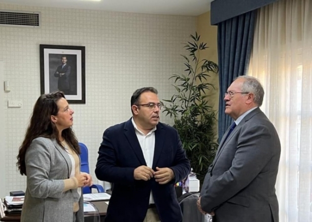 Imagen de la reunión (AYTO. ALMUÑÉCAR) Imagen de la reunión (AYTO. ALMUÑÉCAR)
