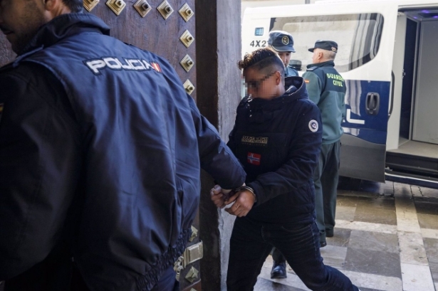 Traslado de la acusada a la Audiencia de Granada para el juicio contra ella por el asesinato de su novia en Motril (ÁLEX CÁMARA / EUROPA PRESS) Traslado de la acusada a la Audiencia de Granada para el juicio contra ella por el asesinato de su novia en Motril (ÁLEX CÁMARA / EUROPA PRESS)