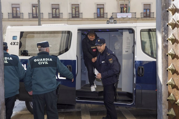 Traslado de la acusada a la Audiencia para el juicio con jurado popular contra ella por el asesinato de su novia. Archivo (ÁLEX CÁMARA - EUROPA PRESS) Traslado de la acusada a la Audiencia para el juicio con jurado popular contra ella por el asesinato de su novia. Archivo (ÁLEX CÁMARA - EUROPA PRESS)