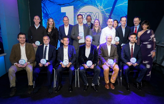 Foto de familia de los premiados (DIPGRA)