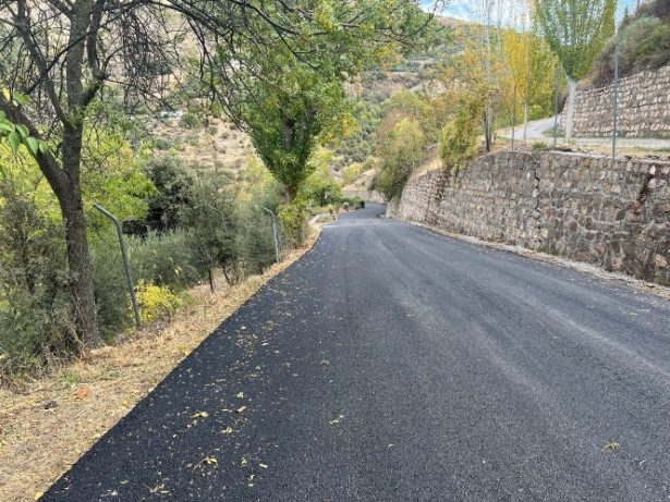 La carretera de Hazas Llanas tras los trabajos de asfaltado de finales de 2022 (AYTO. GÜEJAR SIERRA) La carretera de Hazas Llanas tras los trabajos de asfaltado de finales de 2022 (AYTO. GÜEJAR SIERRA)
