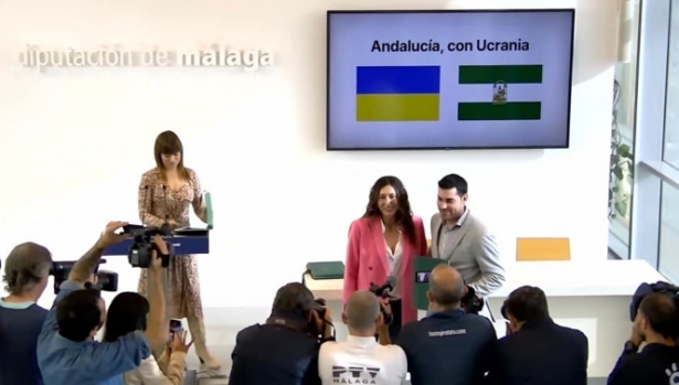 El alcalde de Dúrcal recoge la subvención (AYTO. DÚRCAL) El alcalde de Dúrcal recoge la subvención (AYTO. DÚRCAL)