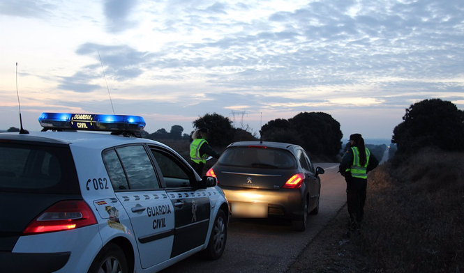 Agentes de la Guardia Civil (EMERGENCIAS 112 ANDALUCÍA) 
