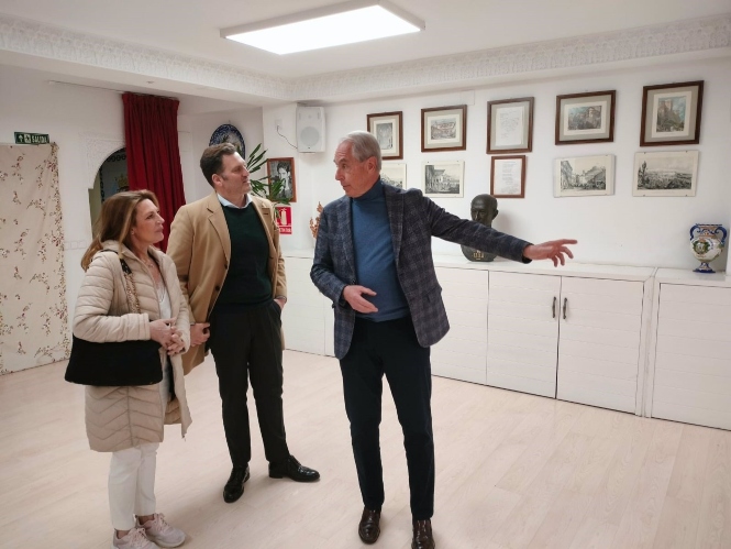 La candidata de Ciudadanos a la Alcaldía de Granada, Concha Insúa, visita la Asociación Casa de Granada en Madrid (CS) 