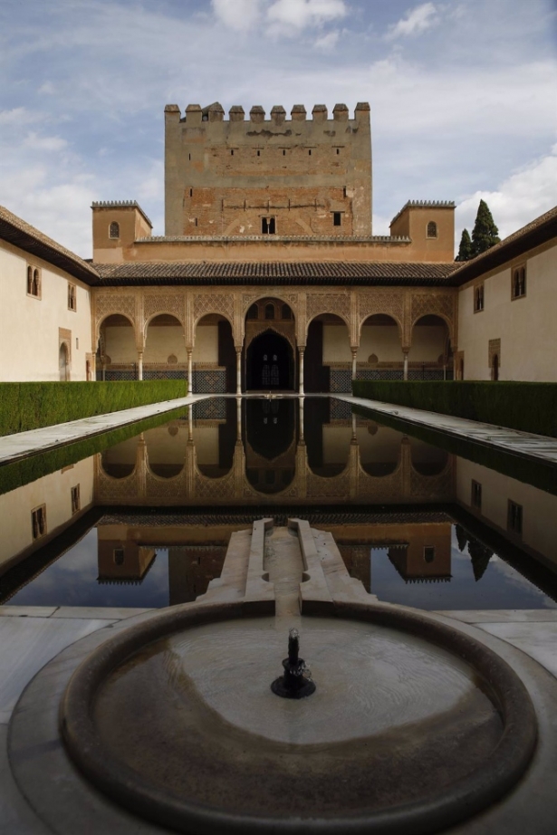 La Alhambra de Granada sin turistas por la crisis del coronavirus (ÁLEX CÁMARA - EUROPA PRESS) La Alhambra de Granada sin turistas por la crisis del coronavirus (ÁLEX CÁMARA - EUROPA PRESS)