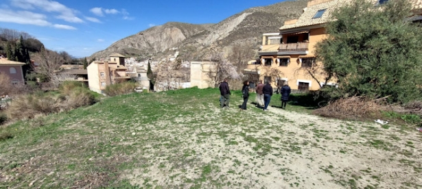El Equipo de Gobierno de Monachil visita la nueva parcela (AYTO. MONACHIL) El Equipo de Gobierno de Monachil visita la nueva parcela (AYTO. MONACHIL)