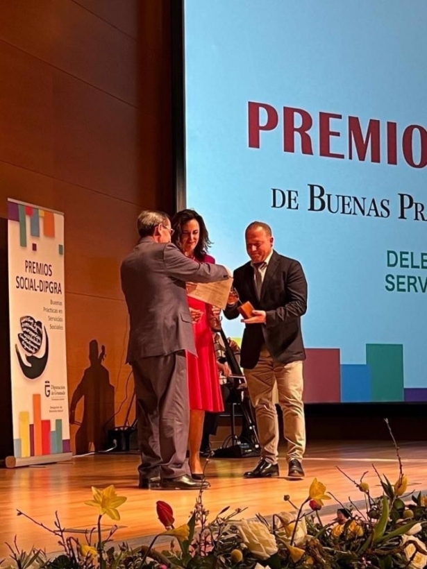 El Ayuntamiento de Cúllar Vega, reconocido por su banco municipal de material ortopédico (AYUNTAMIENTO) El Ayuntamiento de Cúllar Vega, reconocido por su banco municipal de material ortopédico (AYUNTAMIENTO)