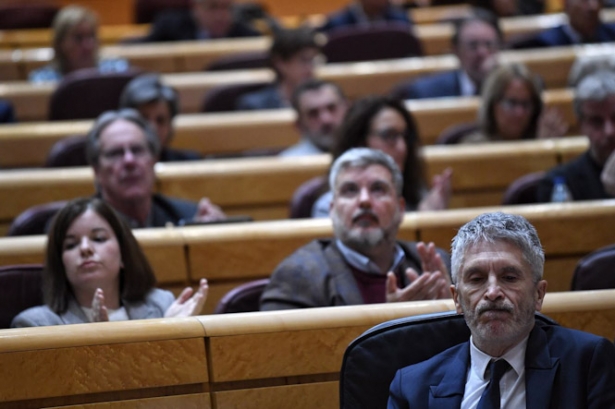 El ministro del Interior, Fernando Grande-Marlaska, durante una sesión de control al Gobierno en el Senado (FERNANDO SÁNCHEZ - EUROPA PRESS) El ministro del Interior, Fernando Grande-Marlaska, durante una sesión de control al Gobierno en el Senado (FERNANDO SÁNCHEZ - EUROPA PRESS)