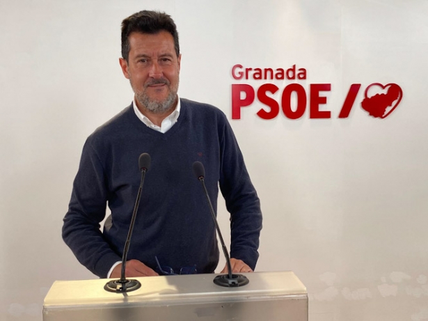El secretario de Política Institucional y Comunicación del PSOE de Granada, Alejandro Zubeldia (PSOE)