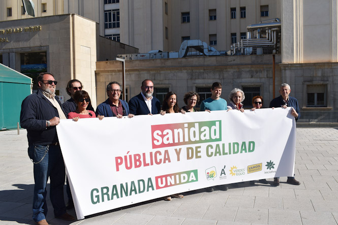 Concentración en el Hospital Virgen de las Nieves (GRANADA UNIDA)