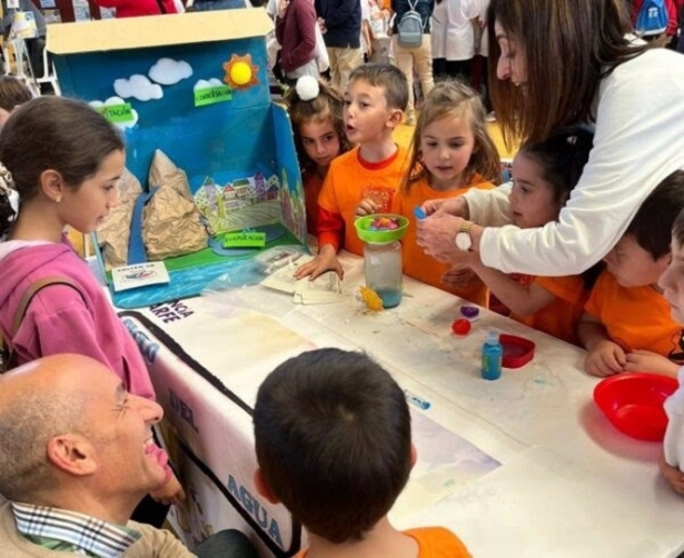 Feria CienciAtarfe (FUNDACIÓN DESCUBRE) Feria CienciAtarfe (FUNDACIÓN DESCUBRE)