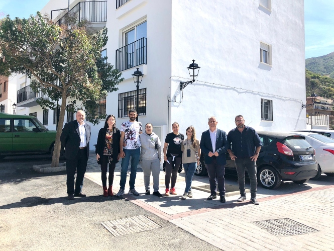 Imagen de la visita a Jete (PSOE) 