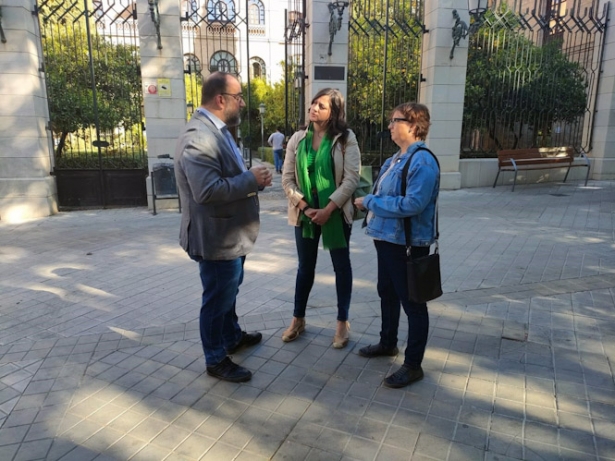 Francisco Puentedura, de IU Granada, en la imagen con la portavoz de Verdes Equo Andalucía, Mar González, y la representante de Más País Leticia García Panal (EUROPA PRESS) Francisco Puentedura, de IU Granada, en la imagen con la portavoz de Verdes Equo Andalucía, Mar González, y la representante de Más País Leticia García Panal (EUROPA PRESS)